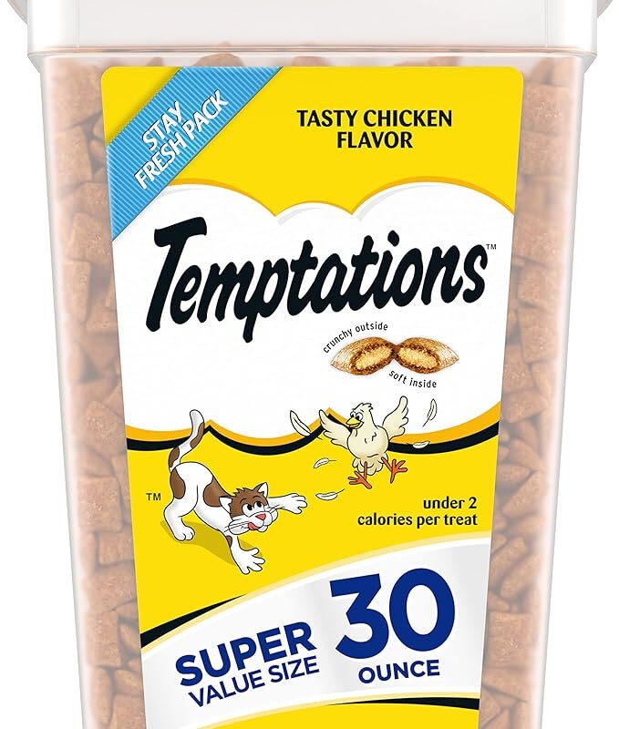 TEMPTATIONS Classic Crunchy and Soft Cat Treats Tasty Chicken Flavor, 30 oz. Tub